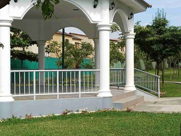 Vendo hermosa casa en Vila club, amplia con piscina 5 dormitorios 6 baños