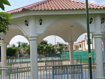 Vendo hermosa casa en Vila club, amplia con piscina 5 dormitorios 6 baños