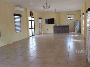 Vendo hermosa casa en Vila club, amplia con piscina 5 dormitorios 6 baños