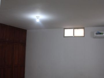 ¡Suite moderna en Machala! Agua y aire incluidos  Solo $160. Vive cómodo, seguro y bien ubicado. ¡Última disponible! (GARAJE OPCIONAL)