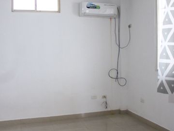 ¡Suite moderna en Machala! Agua y aire incluidos  Solo $160. Vive cómodo, seguro y bien ubicado. ¡Última disponible! (GARAJE OPCIONAL)