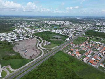 Terrenos Comerciales ubicados en la Riviera Veracruzana desde 2,600mts2 hasta 53,000mts2