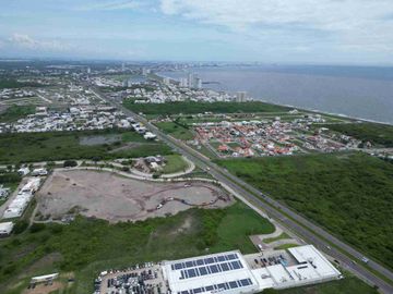 Terrenos Comerciales ubicados en la Riviera Veracruzana desde 2,600mts2 hasta 53,000mts2