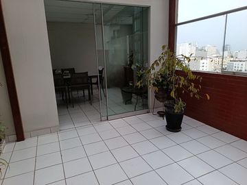 Oferta ! Vendo dpto. dúplex en Magdalena límite San Isidro