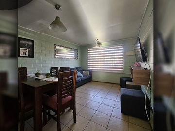 Se vende casa de un piso ubicada en Villa Las Palmas, comuna de La Cruz.