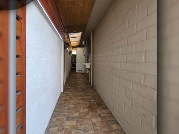 Se vende casa de un piso ubicada en Villa Las Palmas, comuna de La Cruz.