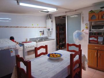 Casa de 2 Pisos con Ampliaciones Regularizadas – 3D / 2B – A Minutos del Metro Plaza Puente Alto