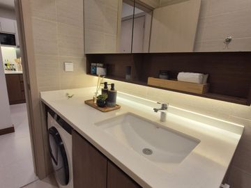 One Bedroom Unit in BE Uptown Park, Cebu City