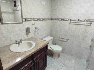 VENDO SUITE EN CUENCA - PUERTAS DEL SOL- FRENTE AL RIO
