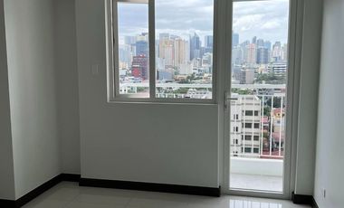Condo for sale in Quantum Residences Buendia taft Pasay near DLSU CSB
