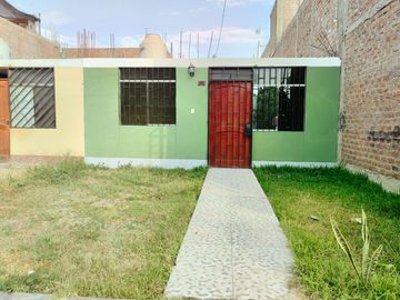 Se Vende Acogedora Casa en La Urb. Las Palmeras Primera Etapa Ica