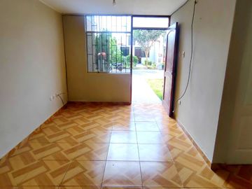 Se Vende Acogedora Casa en La Urb. Las Palmeras Primera Etapa Ica