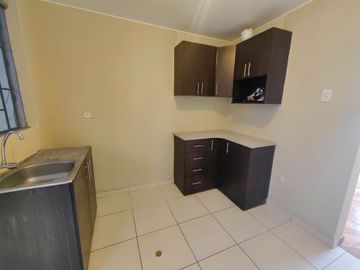 Se Vende Acogedora Casa en La Urb. Las Palmeras Primera Etapa Ica
