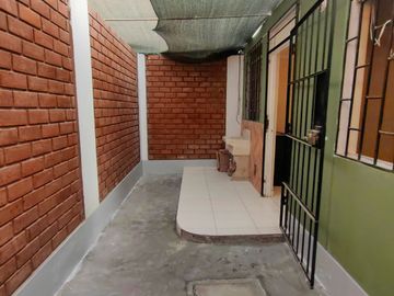Se Vende Acogedora Casa en La Urb. Las Palmeras Primera Etapa Ica
