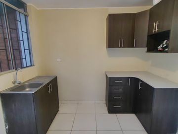 Se Vende Acogedora Casa en La Urb. Las Palmeras Primera Etapa Ica