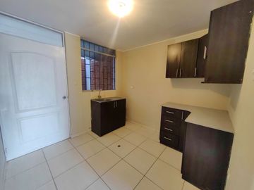 Se Vende Acogedora Casa en La Urb. Las Palmeras Primera Etapa Ica
