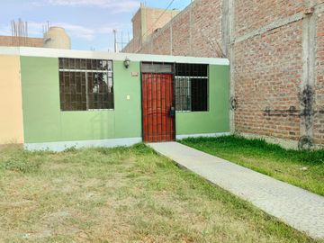 Se Vende Acogedora Casa en La Urb. Las Palmeras Primera Etapa Ica