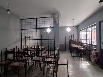 Ruang Usaha Cocok Untuk Cafe 2 Lantai Lokasi Strategis di Daerah Bugisan