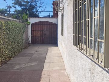 Hermosa casa en terreno 546 M² -PROPIEDAD MIXTA - Flora Torres (cód 156)