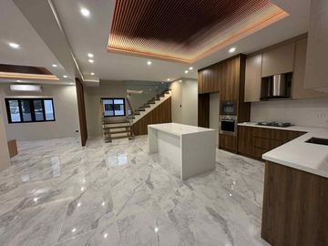 House & Lot in Pueblo Del Sol Tagaytay City-MC