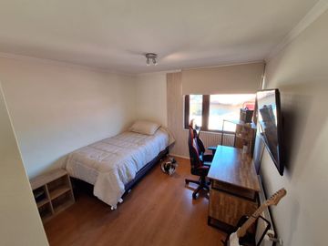 CASA EN VENTA 330 M² - PARQUE LA HACIENDA - PEÑALOLÉN METRO QUILIN (Cód 163)