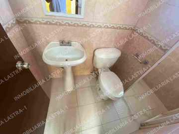 Casa de 4 recamaras, una en planta baja en Fracc. Laguna Real, Veracruz