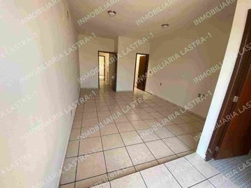 Casa de 4 recamaras, una en planta baja en Fracc. Laguna Real, Veracruz