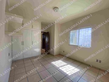 Casa de 4 recamaras, una en planta baja en Fracc. Laguna Real, Veracruz