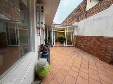 Venta Departamento 2 Habitaciones, 112m2 más Terraza y Pérgola, Sector Swiss Hotel, La Floresta.