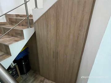 Casa de tres niveles con excelentes acabados
