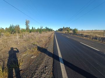 SE VENDE PARCELA ORILLA CARRETERA LOS ÁNGELES