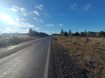 SE VENDE PARCELA ORILLA CARRETERA LOS ÁNGELES