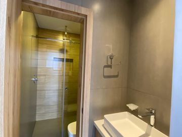 ¡En venta moderno departamento de 2 dormitorios con 3 balcones!