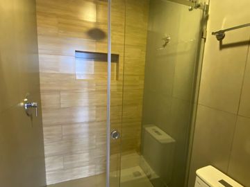 ¡En venta moderno departamento de 2 dormitorios con 3 balcones!