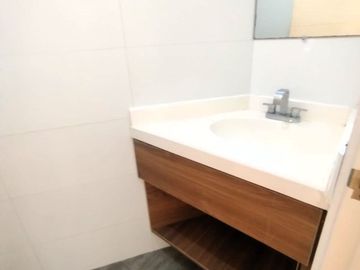 Lindo dpto, 60 m2, cerca al C.C. Salaverry, 2 dorms, 2 baños, 1 estac.