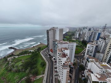 Venta de Departamento de 119 m2 en el Malecón Cisneros - Miraflores
