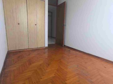 SE VENDE BONITO y AMPLIO DEPARTAMENTO AVENIDA LARCO TRUJILLO, EXCELENTE UBICACIÓN CERCA DE TODO.