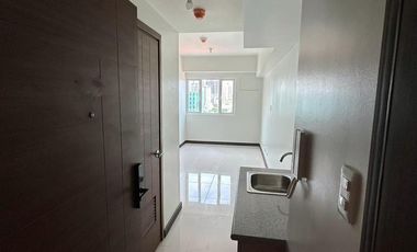 Rent to own 1 bedroom condo for sale in Quantum Residences Buendia Taft Pasay City