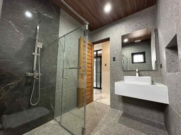 Brand New House & Lot in Tagaytay City-MC