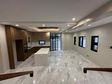Brand New House & Lot in Tagaytay City-MC