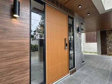 Brand New House & Lot in Tagaytay City-MC