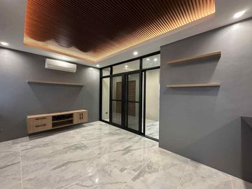 Brand New House & Lot in Tagaytay City-MC