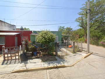 Casa en Calle Miguel Padilla, Del Valle, Tonalá, Chiapas NO CREDITOS