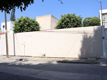 CASA PARA PROYECTO DE RESTAURACIÒN EN LA ANDRADE