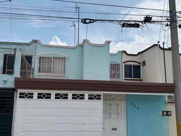 casa en lomas del sol a una cuadra de 16 de sept y periférico