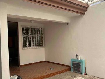 casa en lomas del sol a una cuadra de 16 de sept y periférico