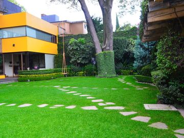 VENTA CASA AMPLIO JARDIN ILUMINACION NATURAL ARBOLEDAS