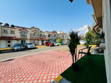 VENDO CASA EN URBI QUINTA MONTECARLO