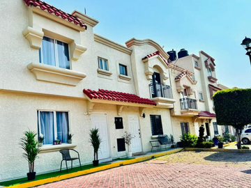 VENDO CASA EN URBI QUINTA MONTECARLO