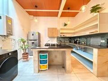 Casa Familiar o Grupal • Cerca del Aeropuerto precio por noche 12 personas